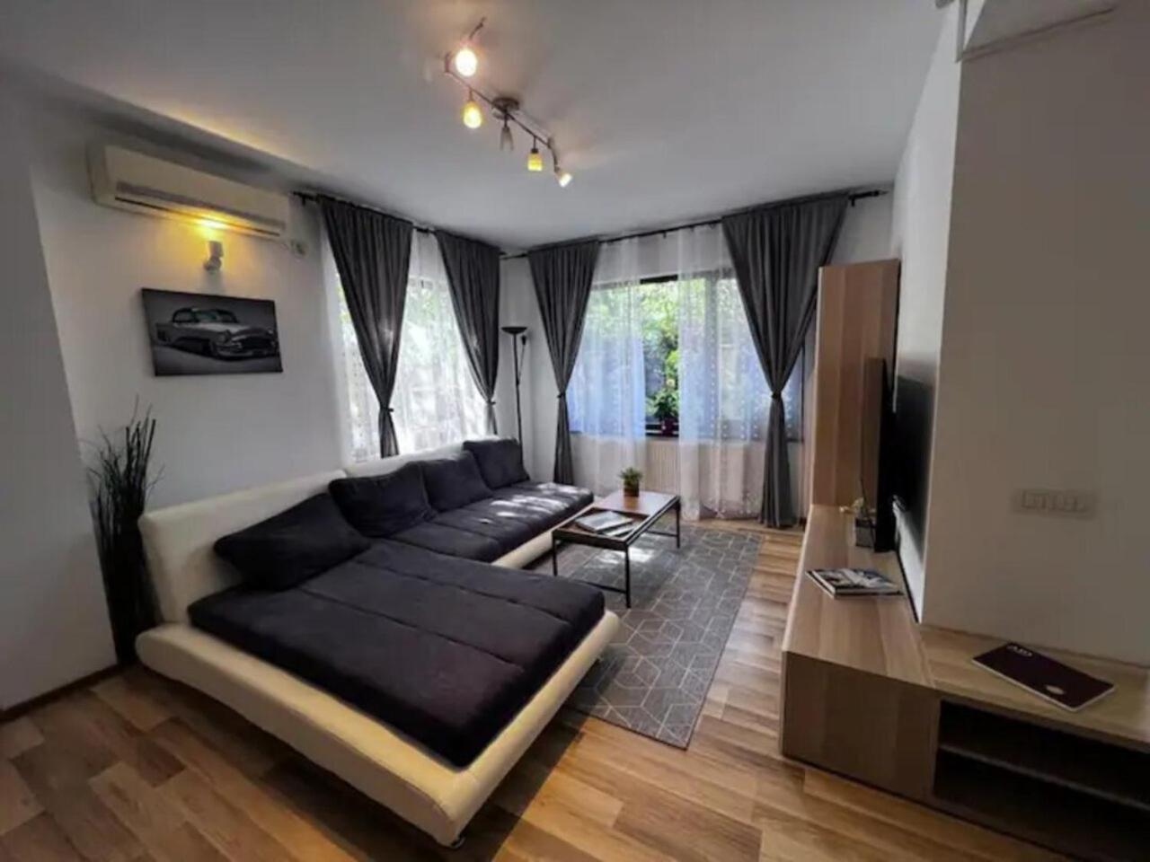 Vila Luminoasa Cu Curte Privata 布加勒斯特 外观 照片